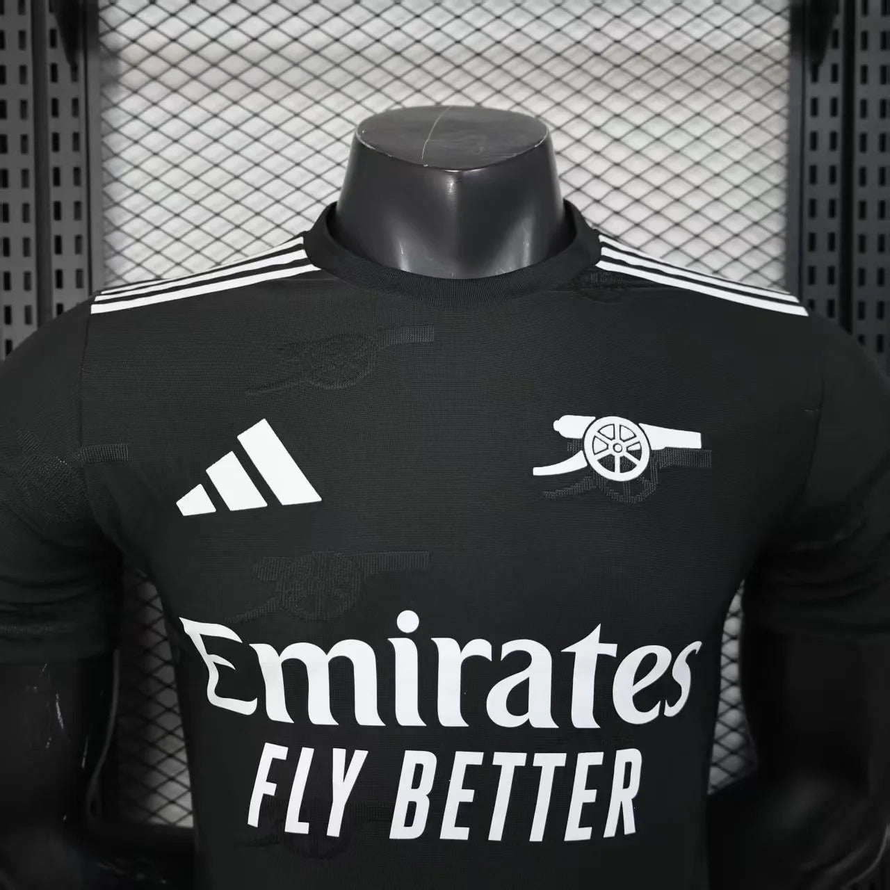 Camiseta negra edición especial del Arsenal 25/26, versión jugador