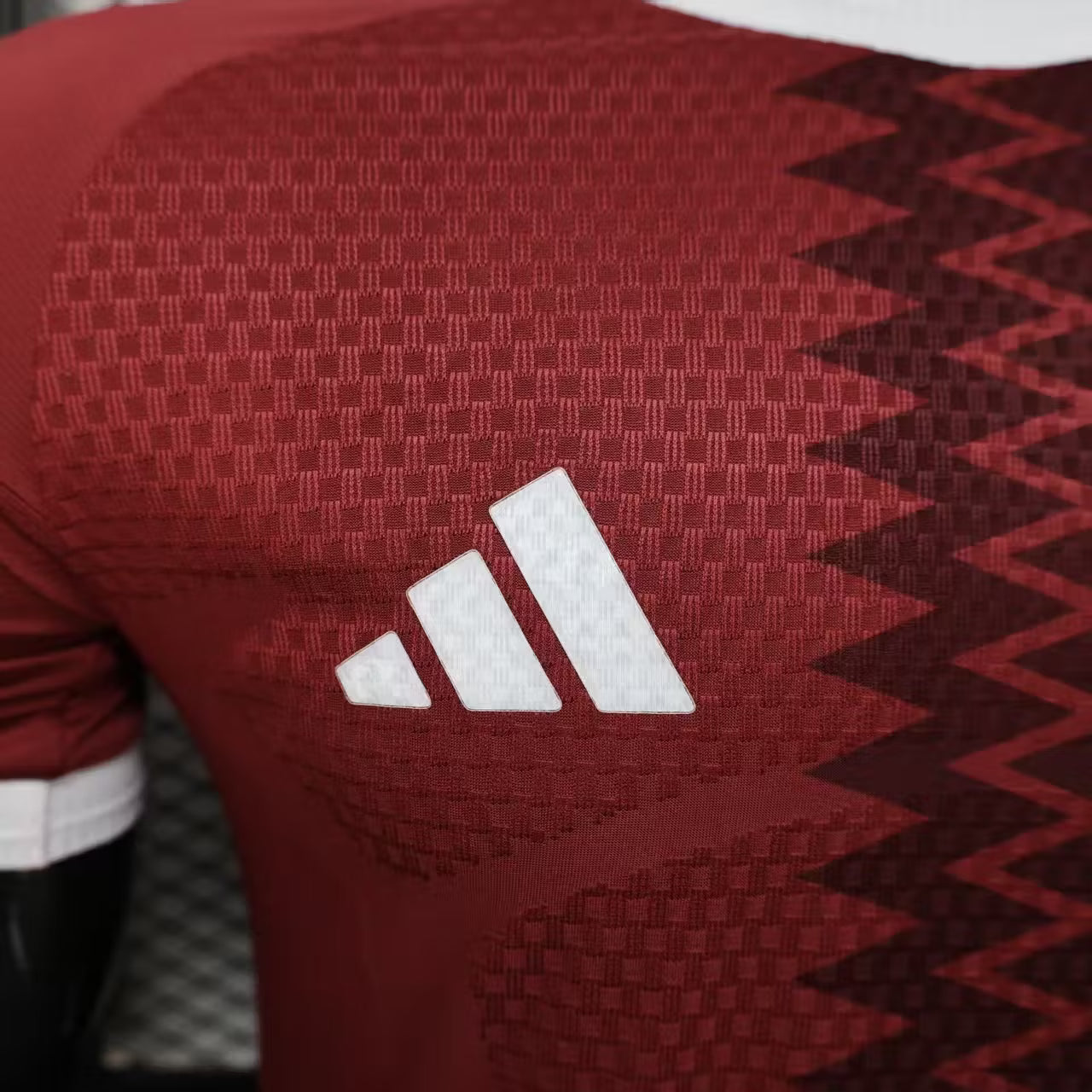 Camiseta de local de Qatar 2026 edición jugador