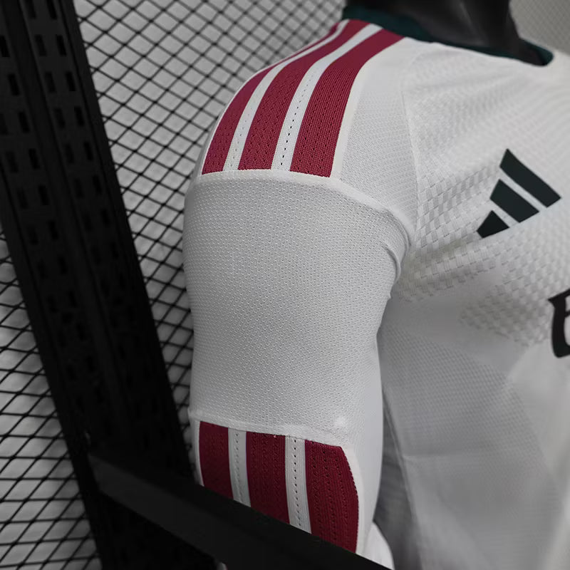 Camiseta de local del Real Madrid 2027 edición jugador manga larga