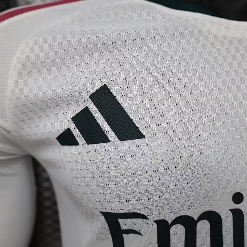 Camiseta de local del Real Madrid 2027 edición jugador manga larga