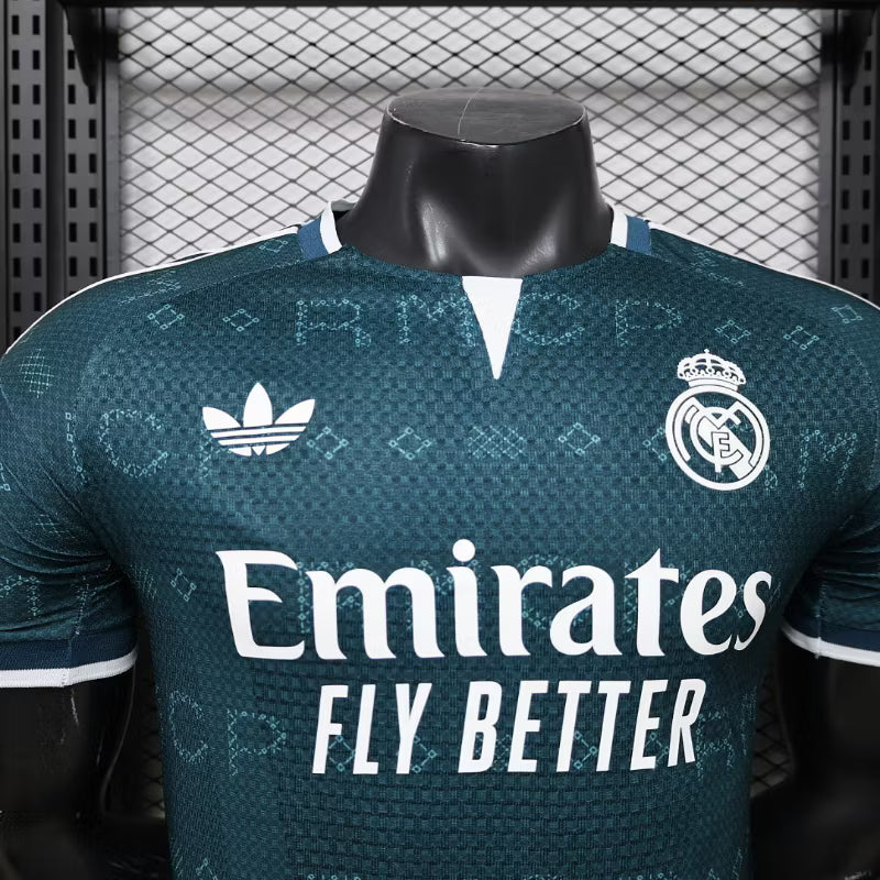 Camiseta de visitante del Real Madrid 2027 edición jugador
