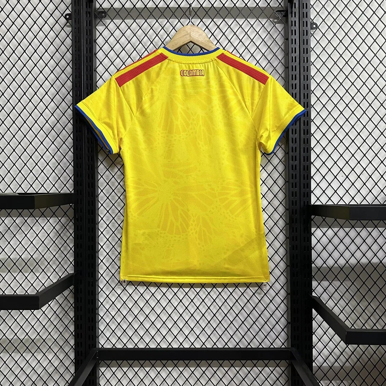 Camiseta local de Colombia 2026, edición fan para mujer