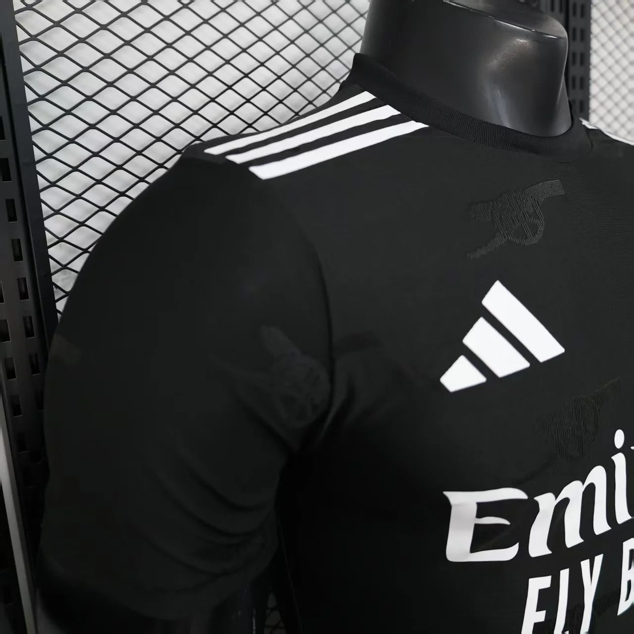 Camiseta negra edición especial del Arsenal 25/26, versión jugador