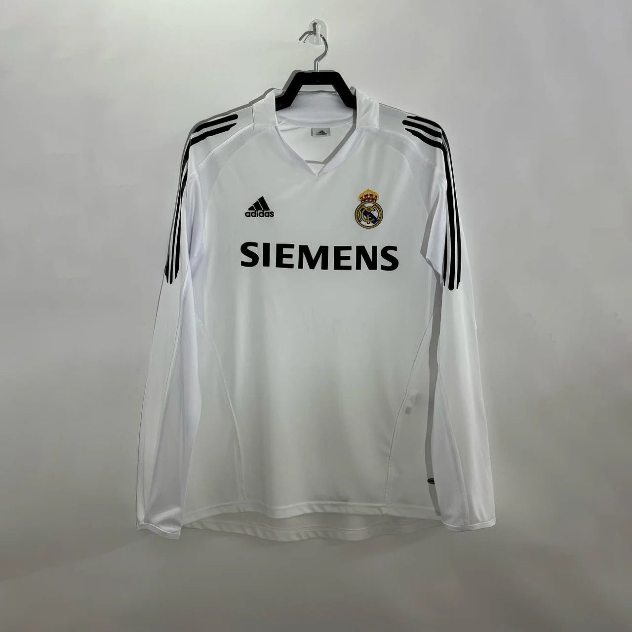 Camiseta retro de manga larga local del Real Madrid 2005/06