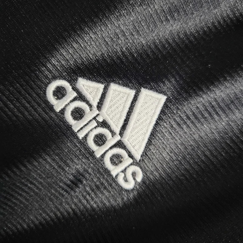 Camiseta retro de visitante del Real Madrid 1999/2001 edición fan