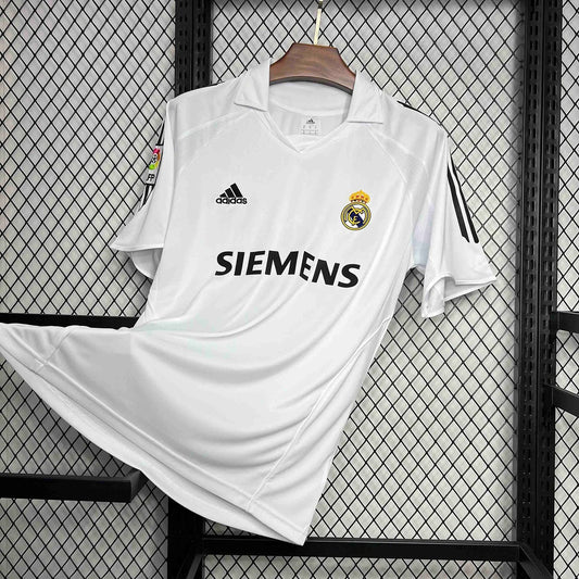 Camiseta retro local del Real Madrid 2005/06