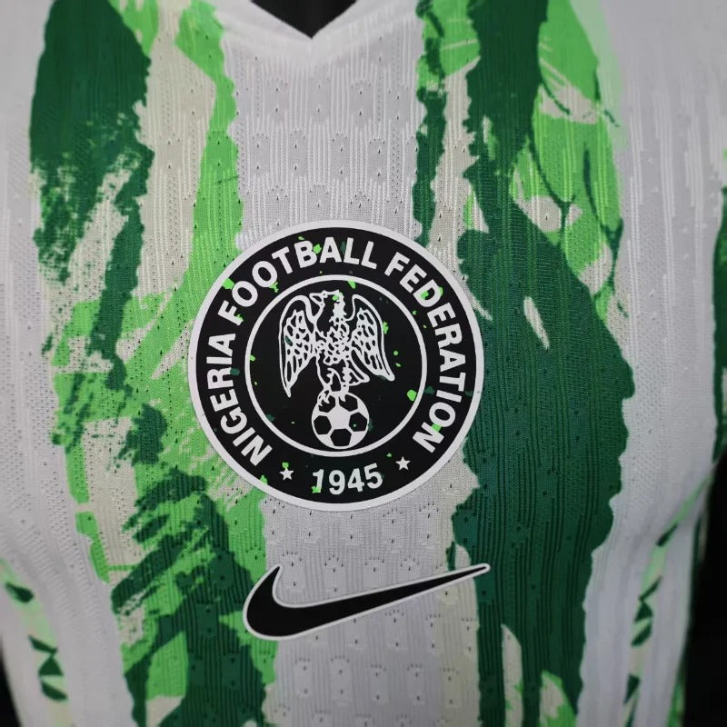 Camiseta visitante de la selección nacional de Nigeria 2025.