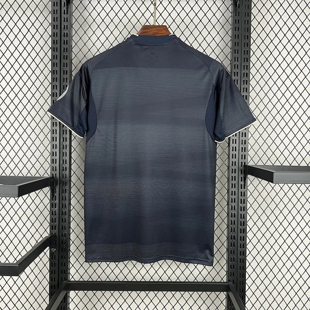 Camiseta visitante del Real Madrid 25/26, edición aficionado